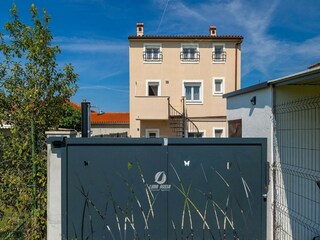 Appartement Galižana Buitenaudio-opname 5