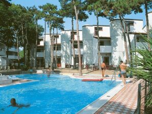 Holiday house Terraced house with communal pool - Lignano Sabbiadoro - image1