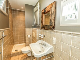 zweites Badezimmer