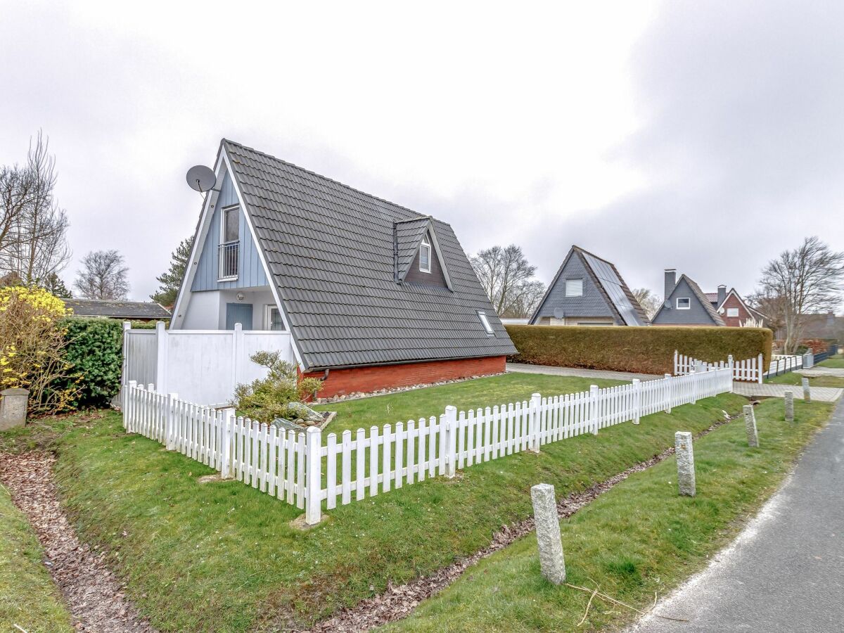 Gemütliches Eindach-Ferienhaus in Neuharlingersiel in Küstennähe