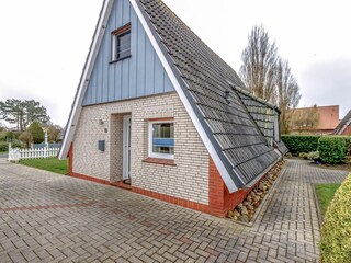 Gemütliches Eindach-Ferienhaus in Neuharlingersiel in Küstennähe
