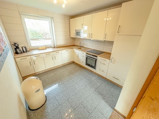 Großes, geräumiges Wohnzimmer, Esszimmer und integrierter Küche