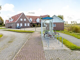 Bushaltestelle direkt vor dem Apartmenthaus