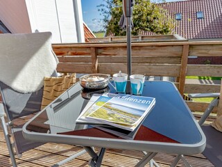 Sonniger Balkon im windgeschützen Innenhof