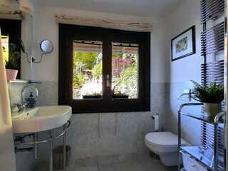 Batrhoom with shower