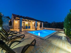 Maison à Sukošan près de la mer