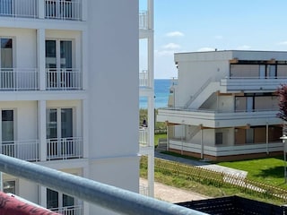 Genießen Sie den Meerblick vom Balkon