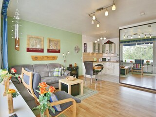 Wohnzimmer mit Küche