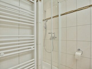 Badezimmer mit Dusche