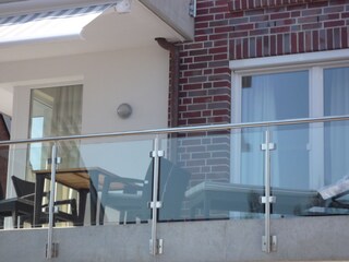 Deck 4, Balkon mit Sonnenmarkise