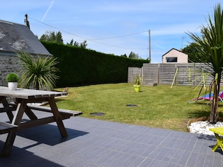 Privat Garten mit Sonnen Terrasse und Schalke