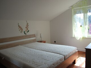 Schlafzimmer 2