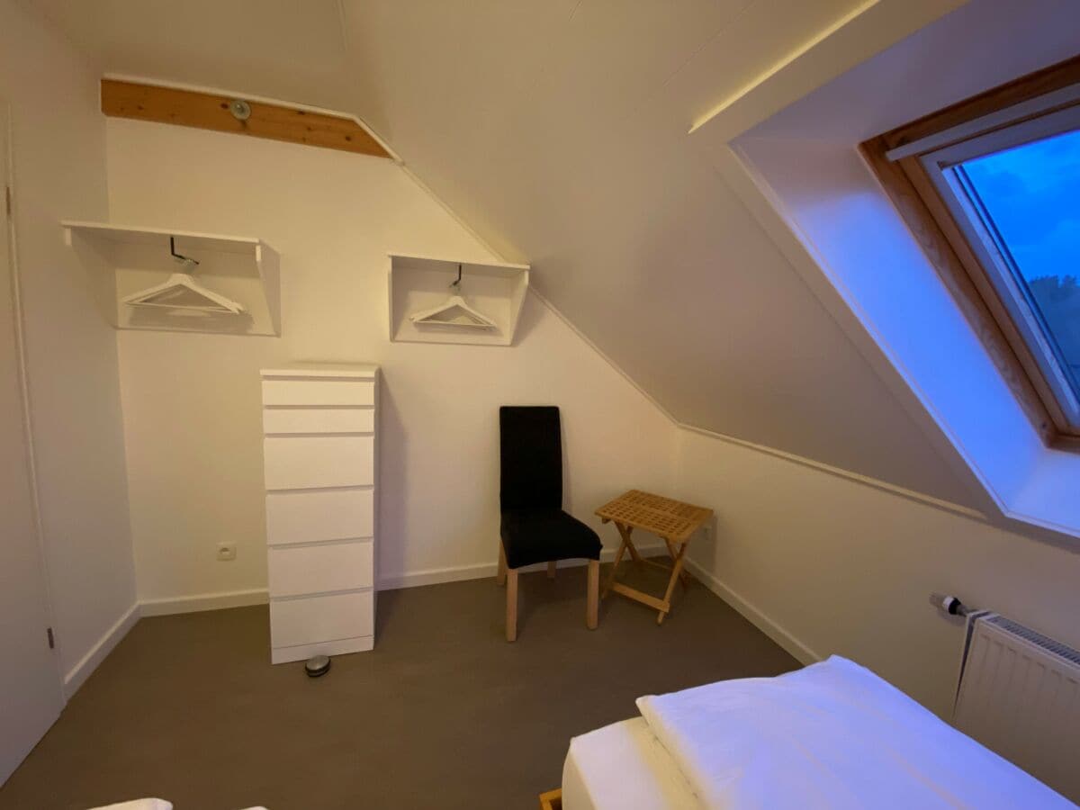 Schlafzimmer2.2