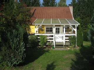 Gemütl. Seeteufelhaus, re. Parken, li. Holzschuppen