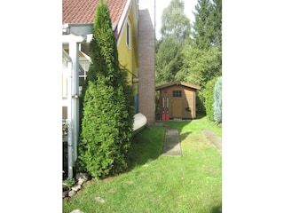 Parkfläche neben dem Haus