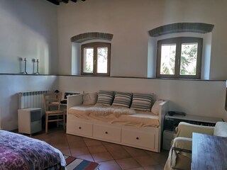 Schlafzimmer 1 mit ausziehbarem Schlafsofa (160x200)