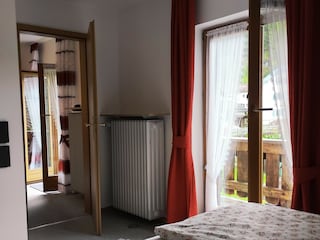 Blick ins Schlafzimmer