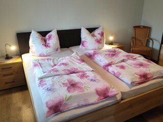 frisch renoviertes Schlafzimmer