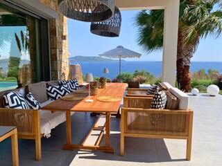 Villa Elias Methoni - Überdachte Terrasse mit Meerblick