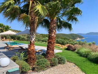 Villa Elias Methoni - Gartenanlage mit Meerblick