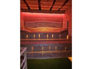 Sauna mit neuem Geraeten & Licht