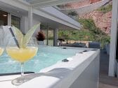 Ihre Terrasse mit Jacuzzi