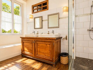 Villa Sioniac Features 35