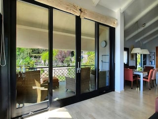 Wohnzimmer mit Kamin