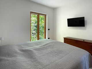 Schlafzimmer mit Doppelbett