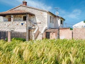 Holiday house Charming holiday home with garden - Nova Vas - image1