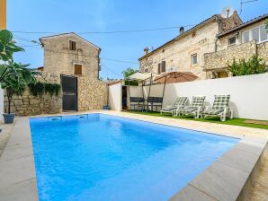 Apartment Casa San Marco with view - Buići - image1