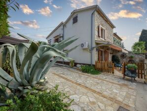 Holiday house Pretty apartment with balcony - Spadici - image1