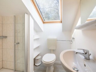 Zweites Bad mit Dusche im Obergeschoss