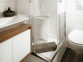 Badezimmer mit Dusche