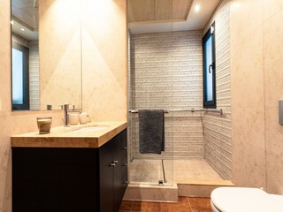 Villa Marbella Features 53