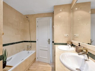 Apartment Elviria Features 34