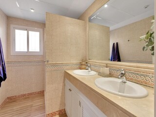 Apartment Elviria Features 35