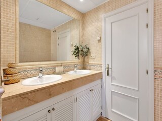 Apartment Elviria Features 36