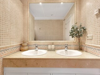 Apartment Elviria Features 24
