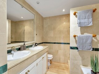 Apartment Elviria Features 27