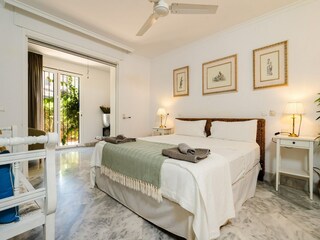 Apartment Elviria Features 13