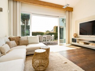 Villa Elviria Features 38