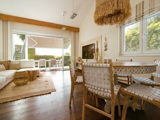 Villa Elviria Features 24