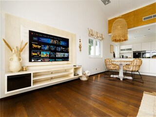 Villa Elviria Features 35