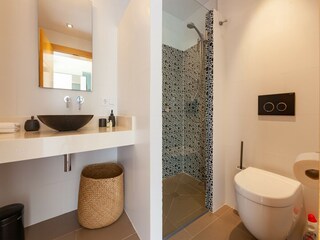 Villa Elviria Features 19