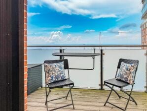 Ferienwohnung Speicher - Hafenloge Appartment mit Hafenblick - Barth - image1