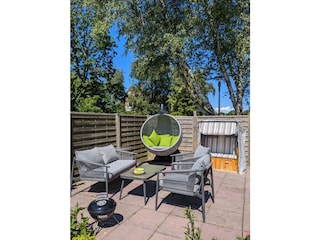 Terrasse im hinteren Gartenbereich