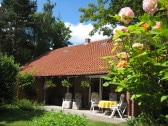 Blick auf die überdachte Terrasse