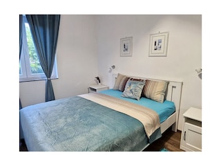 Schlafzimmer 1