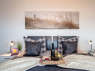 Masterbedroom  mit direktem Hafenblick im Lootsen Hus by Seeblick Ferien ORO